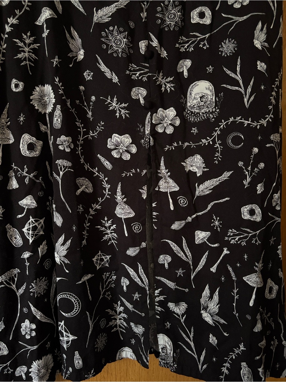 Disturbia | Hedgewitch V Neck Midi Dress - Picture 5 of 15